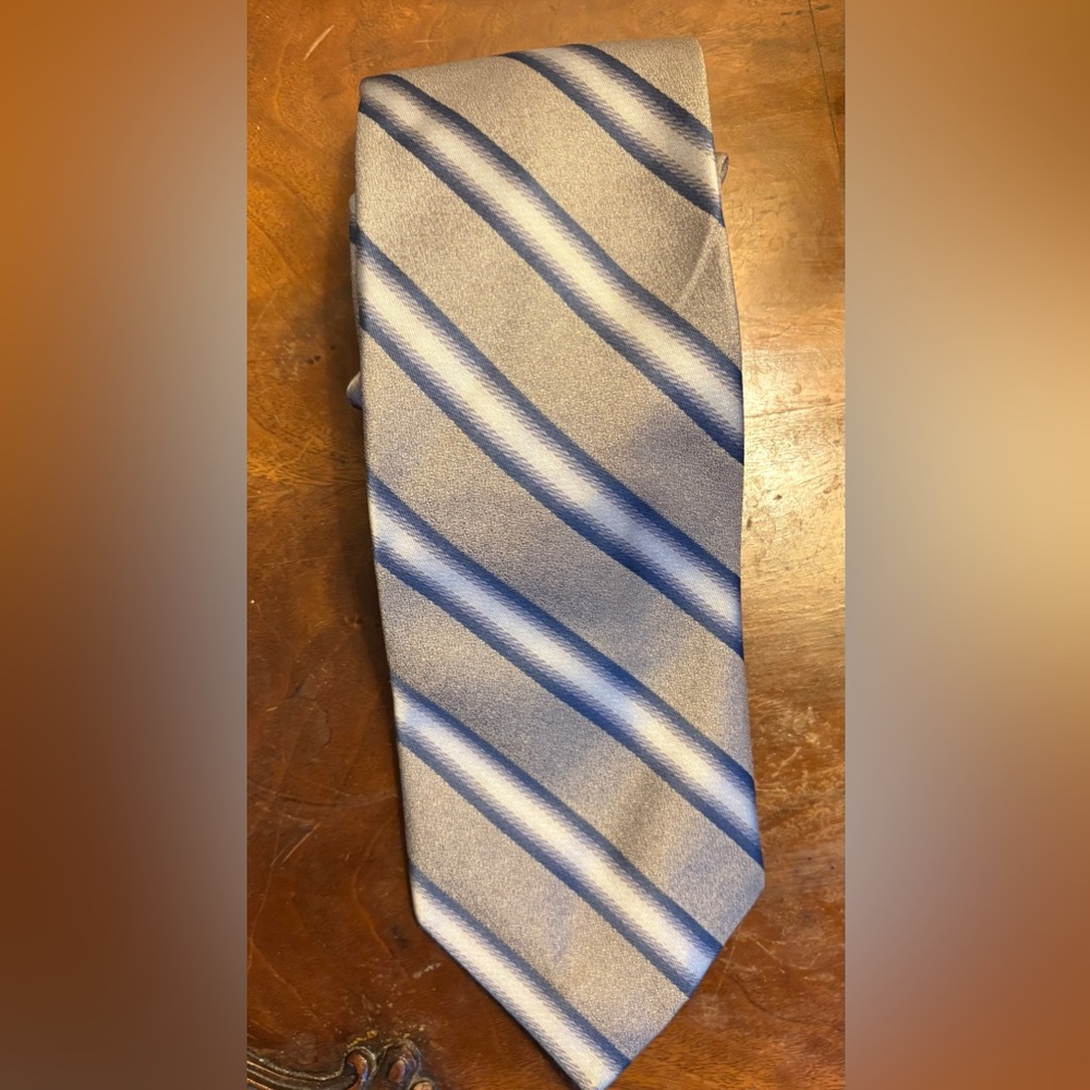 Structure Silk Tie- in Blue and Slivery Gray Made in USA